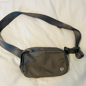 lululemon athletica Crossbody everywhere belt Bag